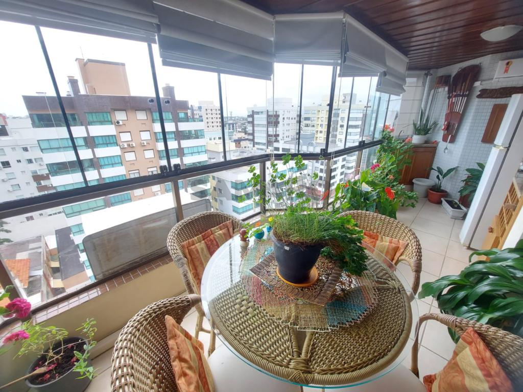 Apartamento 3 Dormitórios