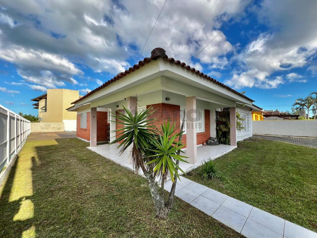 Casa Fora de Condomínio 4 Dormitórios