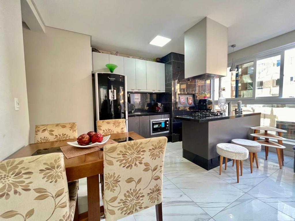 Apartamento 3 Dormitórios