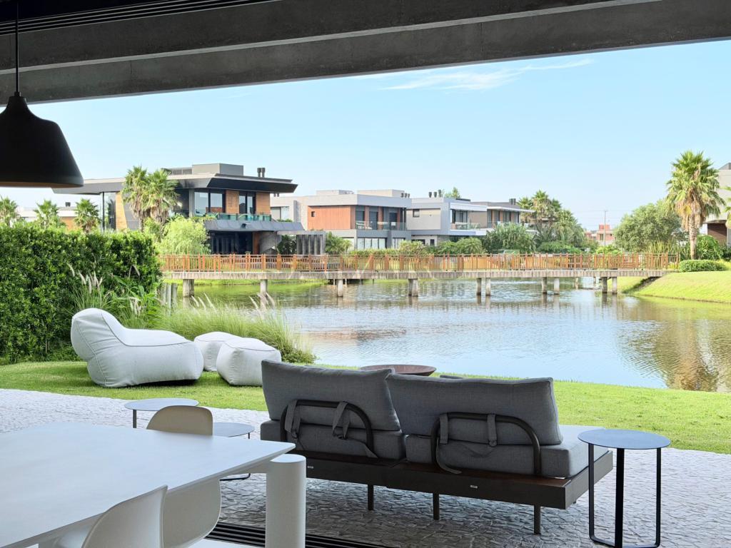 Casas e Sobrados em Condomínio Fechado