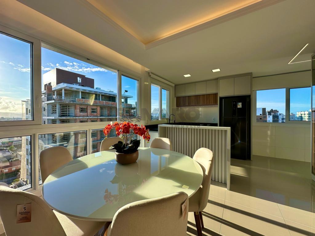 Apartamento 3 Dormitórios