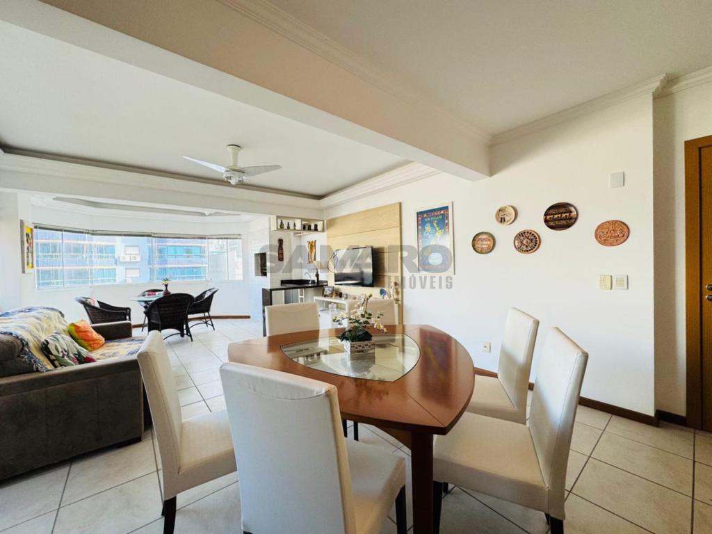 Apartamento 3 Dormitórios