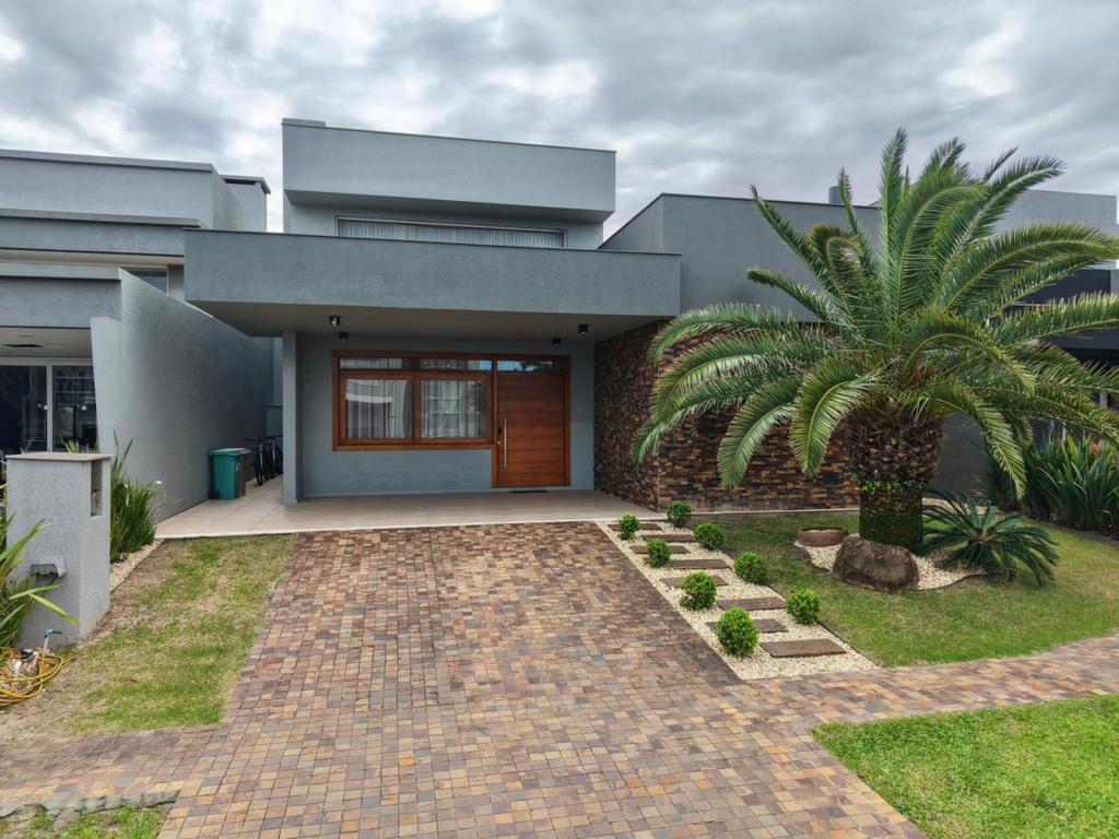 Casas e Sobrados em Condomínio Fechado