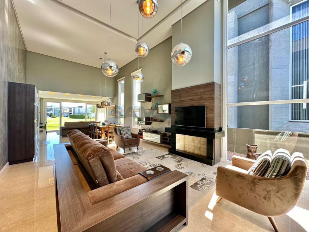 Casas e Sobrados em Condomínio Fechado