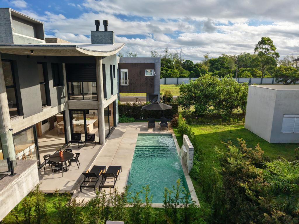 Casas e Sobrados em Condomínio Fechado