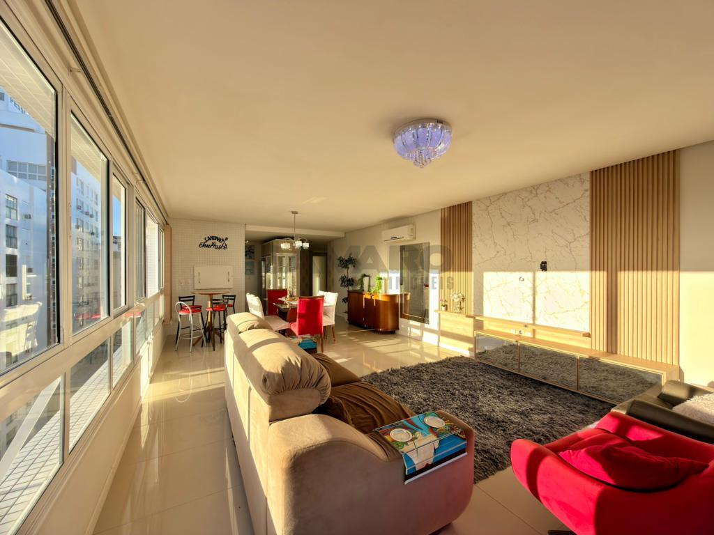 Apartamento 3 Dormitórios
