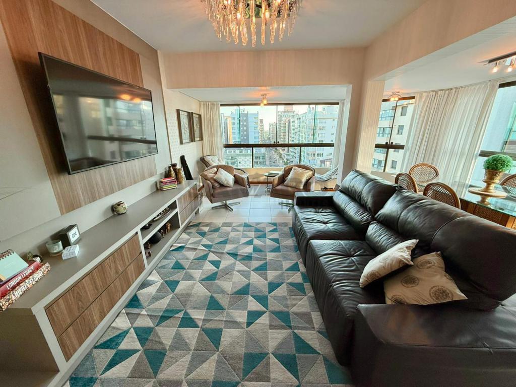 Apartamento 3 Dormitórios