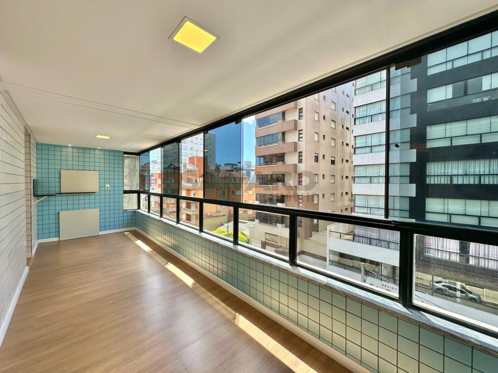 Apartamento 3 Dormitórios