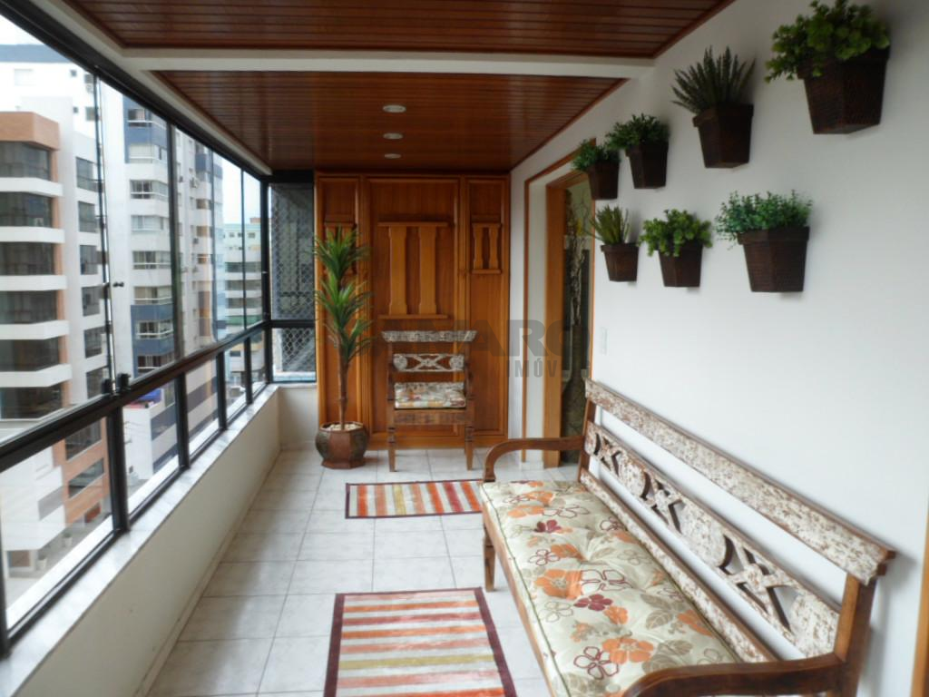 Apartamento 3 Dormitórios