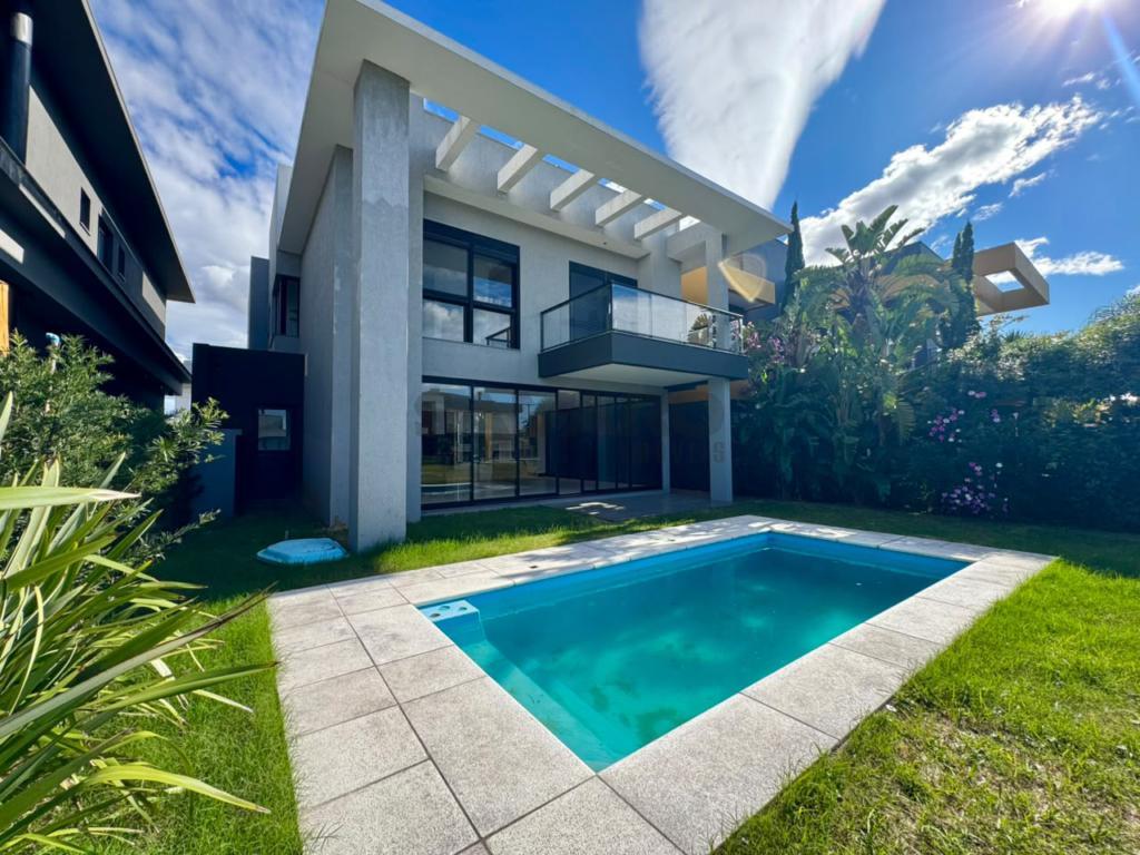 Casa em Condomínio
