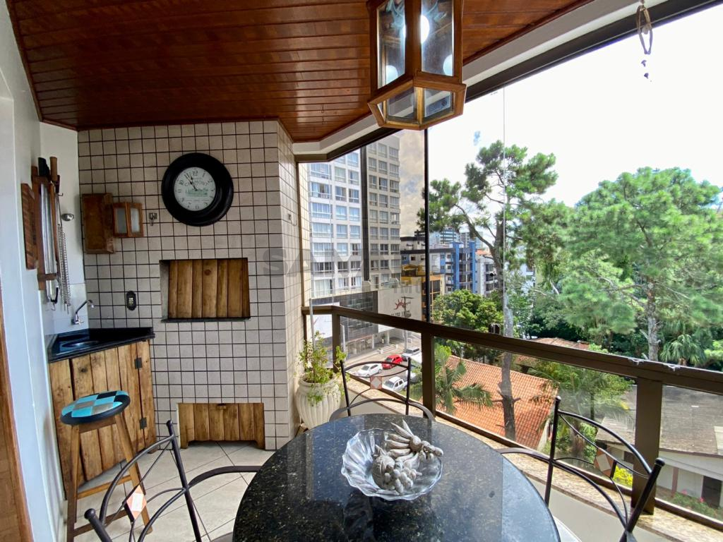 Apartamento 3 Dormitórios